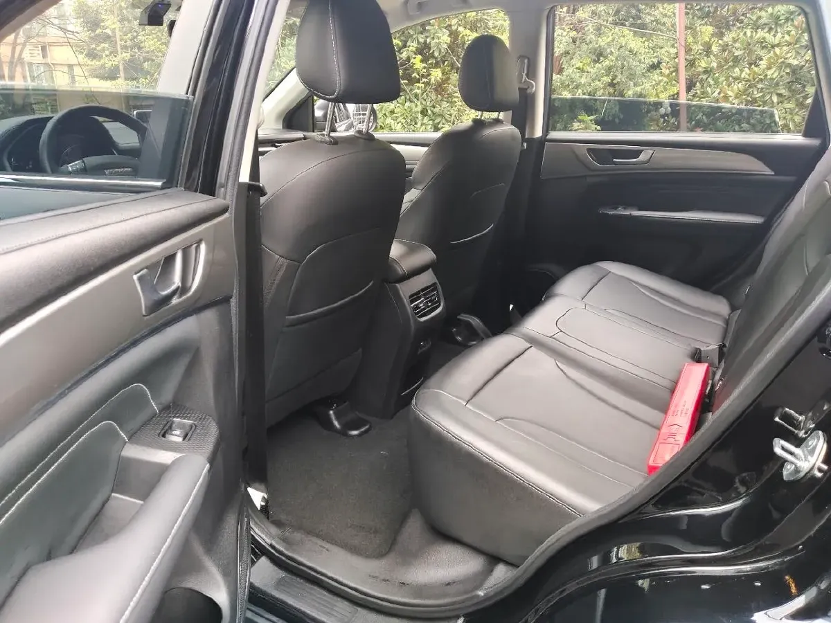 2021 Haval M6 1.5T 150HP L4 7DCT,autocango,china used car exporter,china ev exporter,chinese used car exporter,chinese used ev exporter