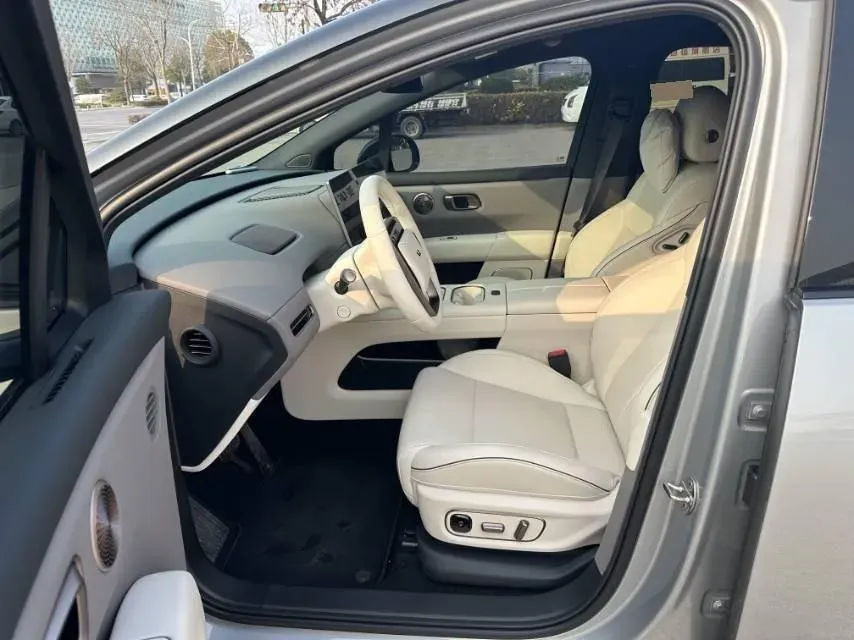 2025 Li i6 BEV,autocango,china used car exporter,china ev exporter,chinese used car exporter,chinese used ev exporter