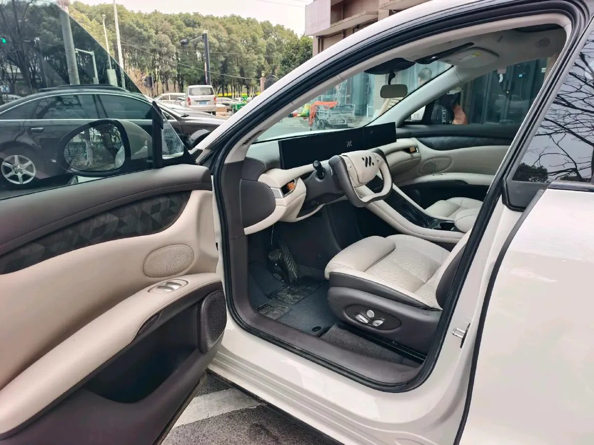 2023 IM LS6 BEV 90KWH,autocango,china used car exporter,china ev exporter,chinese used car exporter,chinese used ev exporter