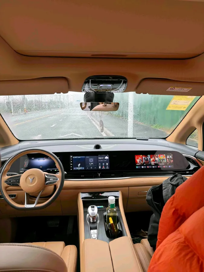 2022 Voyah Dream 1.5T 136HP L4 PHEV 25.57KWH,autocango,china used car exporter,china ev exporter,chinese used car exporter,chinese used ev exporter