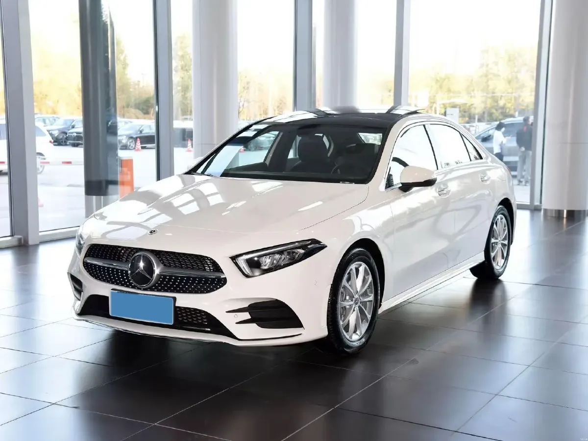 2022 Mercedes-Benz A Class 1.3T 163HP L4 7DCT,autocango,china used car exporter,china ev exporter,chinese used car exporter,chinese used ev exporter