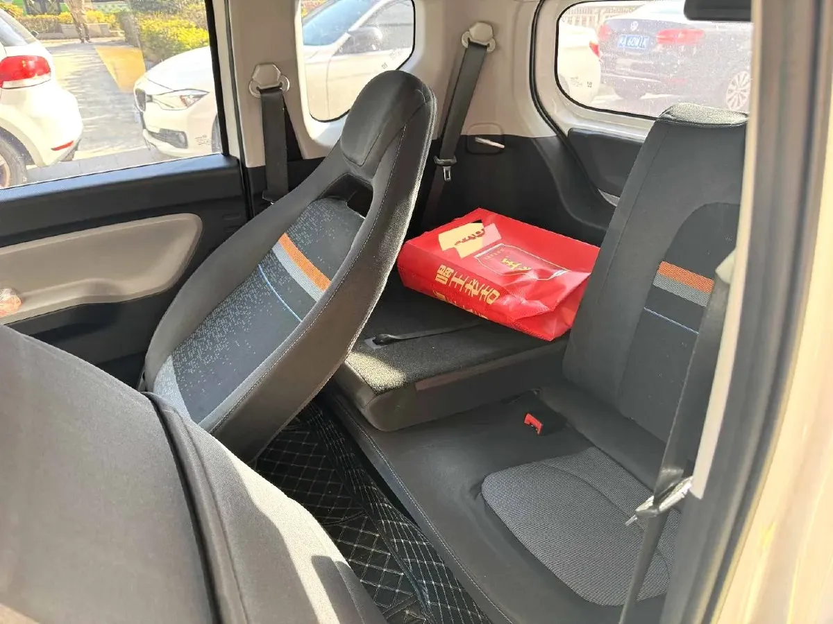 2020 WuLing HongGuang MINI EV BEV 13.8KWH,autocango,china used car exporter,china ev exporter,chinese used car exporter,chinese used ev exporter