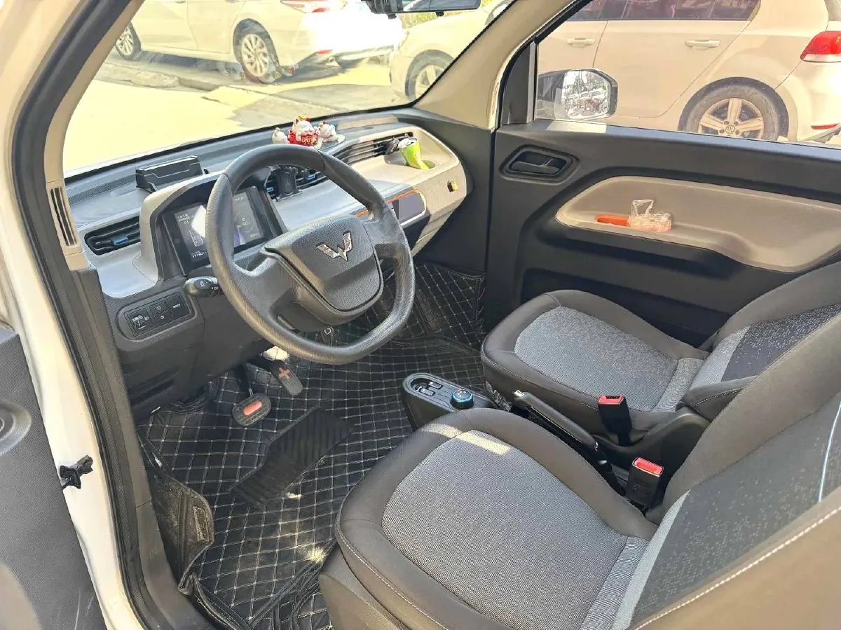 2020 WuLing HongGuang MINI EV BEV 13.8KWH,autocango,china used car exporter,china ev exporter,chinese used car exporter,chinese used ev exporter