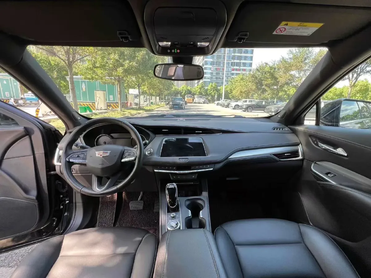 2021 Cadillac XT4 2.0T 237HP L4 9AT,autocango,china used car exporter,china ev exporter,chinese used car exporter,chinese used ev exporter