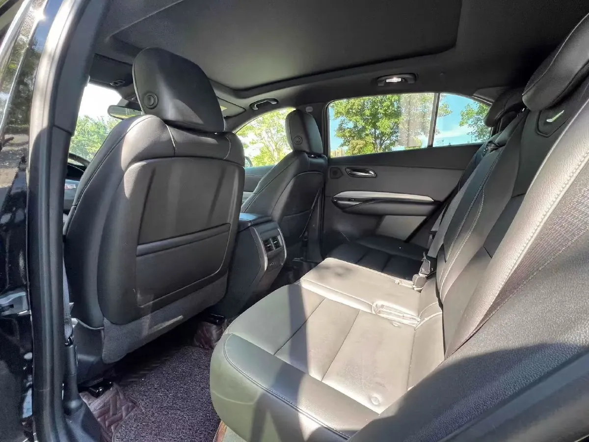 2021 Cadillac XT4 2.0T 237HP L4 9AT,autocango,china used car exporter,china ev exporter,chinese used car exporter,chinese used ev exporter