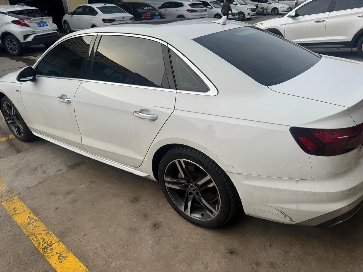 2022 Audi A4L 2.0T 190HP L4 7DCT,autocango,china used car exporter,china ev exporter,chinese used car exporter,chinese used ev exporter