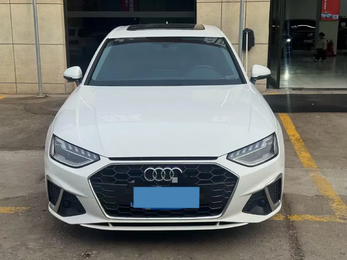 2022 Audi A4L 2.0T 190HP L4 7DCT,autocango,china used car exporter,china ev exporter,chinese used car exporter,chinese used ev exporter