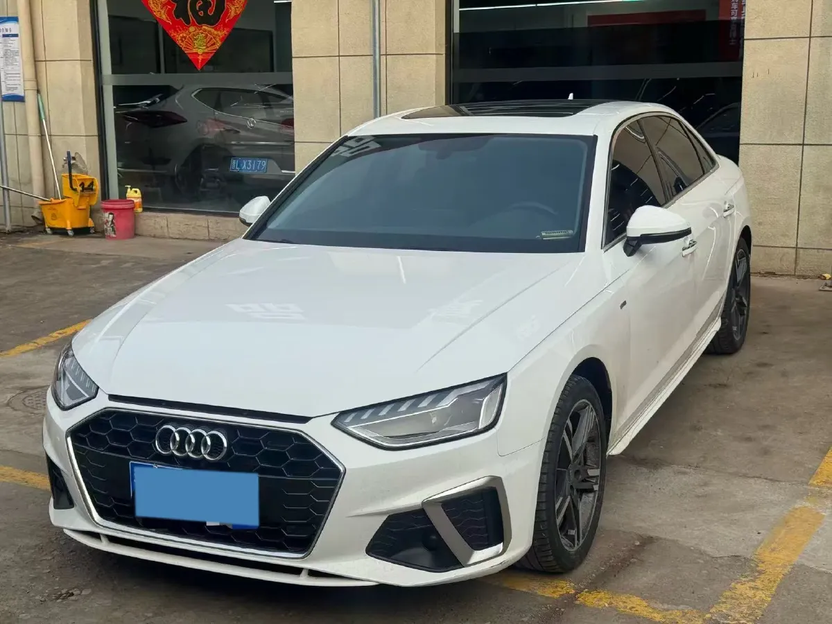 2022 Audi A4L 2.0T 190HP L4 7DCT,autocango,china used car exporter,china ev exporter,chinese used car exporter,chinese used ev exporter