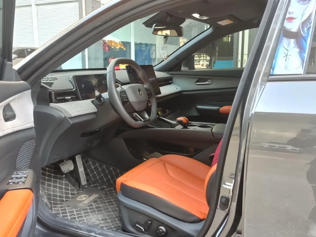 2025 ChangAn UNI-V 1.5T 192HP L4 7DCT,autocango,china used car exporter,china ev exporter,chinese used car exporter,chinese used ev exporter