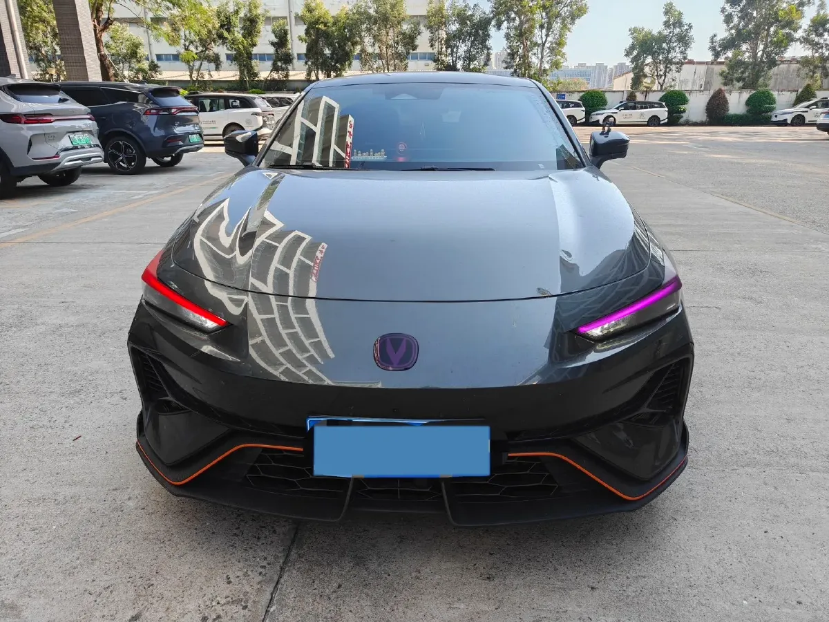 2025 ChangAn UNI-V 1.5T 192HP L4 7DCT,autocango,china used car exporter,china ev exporter,chinese used car exporter,chinese used ev exporter