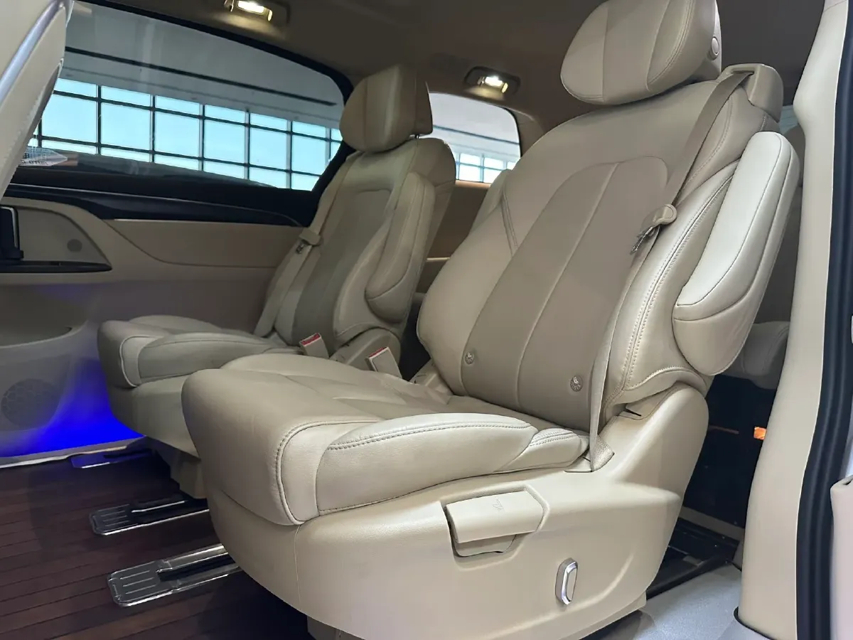 2022 Buick GL8 2.0T 237HP L4 9AT,autocango,china used car exporter,china ev exporter,chinese used car exporter,chinese used ev exporter