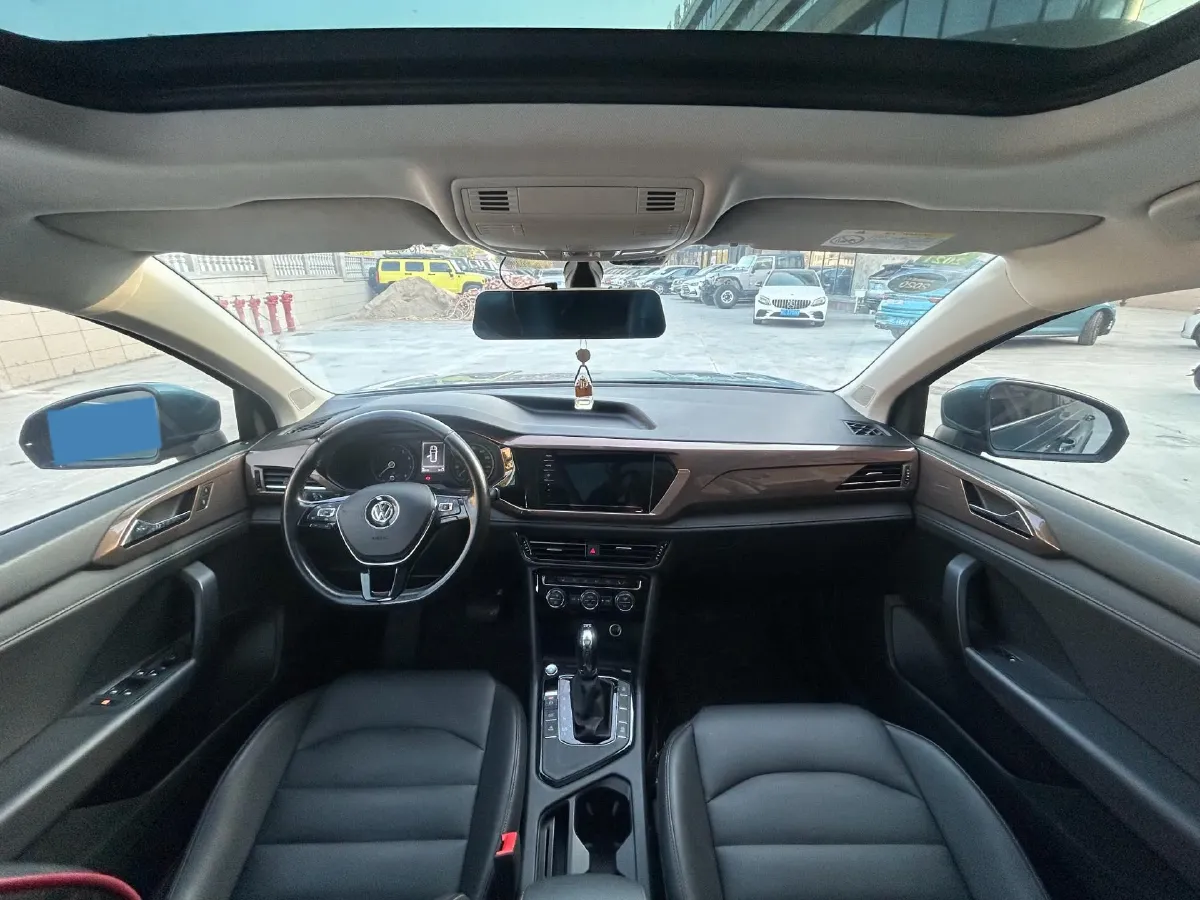 2019 MINI MINI 1.5T 102HP L3 7DCT,autocango,china used car exporter,china ev exporter,chinese used car exporter,chinese used ev exporter