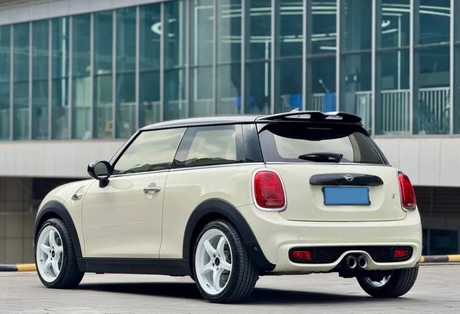 2020 MINI MINI 2.0T 192HP L4 7DCT,autocango,china used car exporter,china ev exporter,chinese used car exporter,chinese used ev exporter