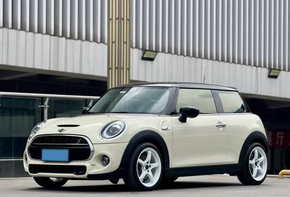 2020 MINI MINI 2.0T 192HP L4 7DCT,autocango,china used car exporter,china ev exporter,chinese used car exporter,chinese used ev exporter
