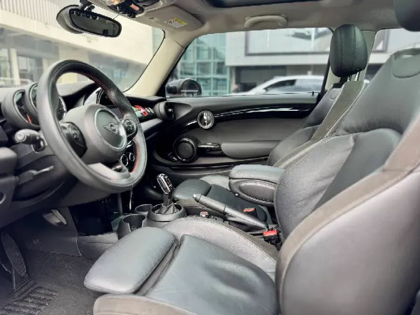 2020 MINI MINI 2.0T 192HP L4 7DCT,autocango,china used car exporter,china ev exporter,chinese used car exporter,chinese used ev exporter