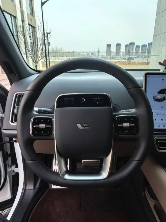 2024 Li L6 Range Extended 154HP L4 REEV 36.8KWH,autocango,china used car exporter,china ev exporter,chinese used car exporter,chinese used ev exporter