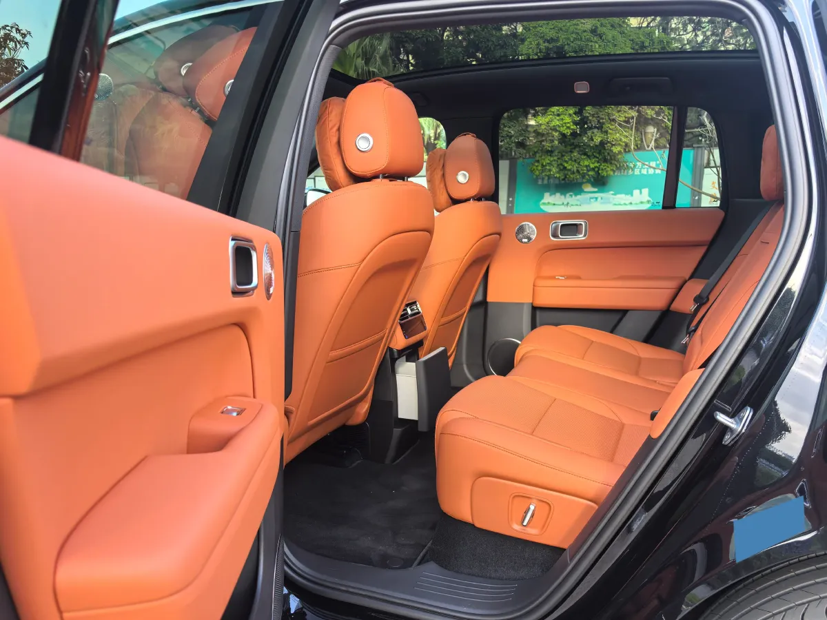 2025 Li L6 Range Extended 154HP L4 REEV,autocango,china used car exporter,china ev exporter,chinese used car exporter,chinese used ev exporter