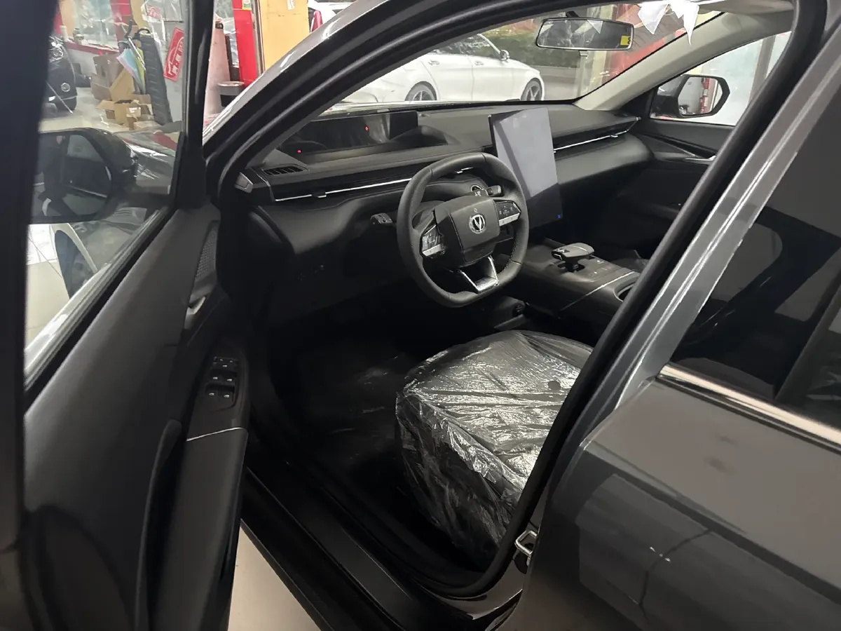 2025 ChangAn Eado 1.5T 192HP L4 7DCT,autocango,china used car exporter,china ev exporter,chinese used car exporter,chinese used ev exporter