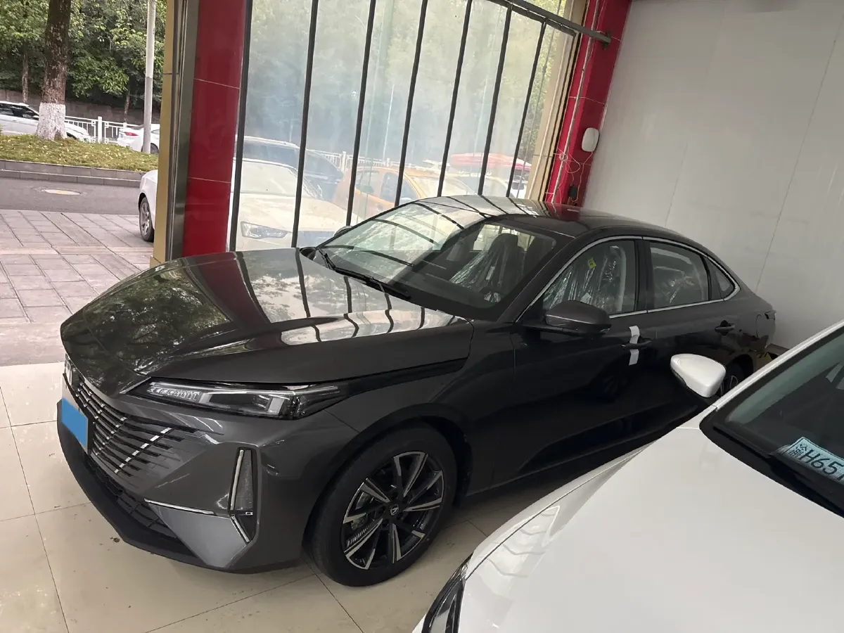 2025 ChangAn Eado 1.5T 192HP L4 7DCT,autocango,china used car exporter,china ev exporter,chinese used car exporter,chinese used ev exporter