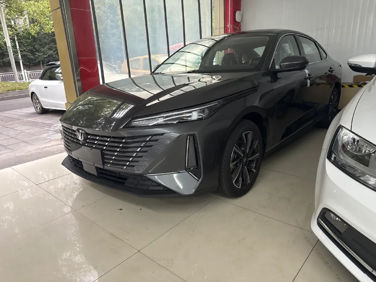 2025 ChangAn Eado 1.5T 192HP L4 7DCT,autocango,china used car exporter,china ev exporter,chinese used car exporter,chinese used ev exporter