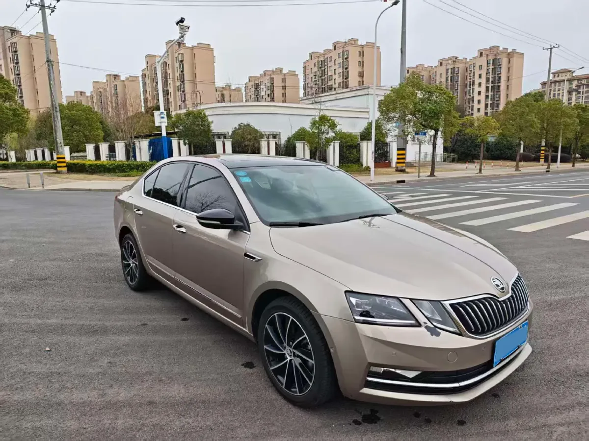 2019 Skoda Octavia 1.4T 150HP L4 7DCT,autocango,china used car exporter,china ev exporter,chinese used car exporter,chinese used ev exporter