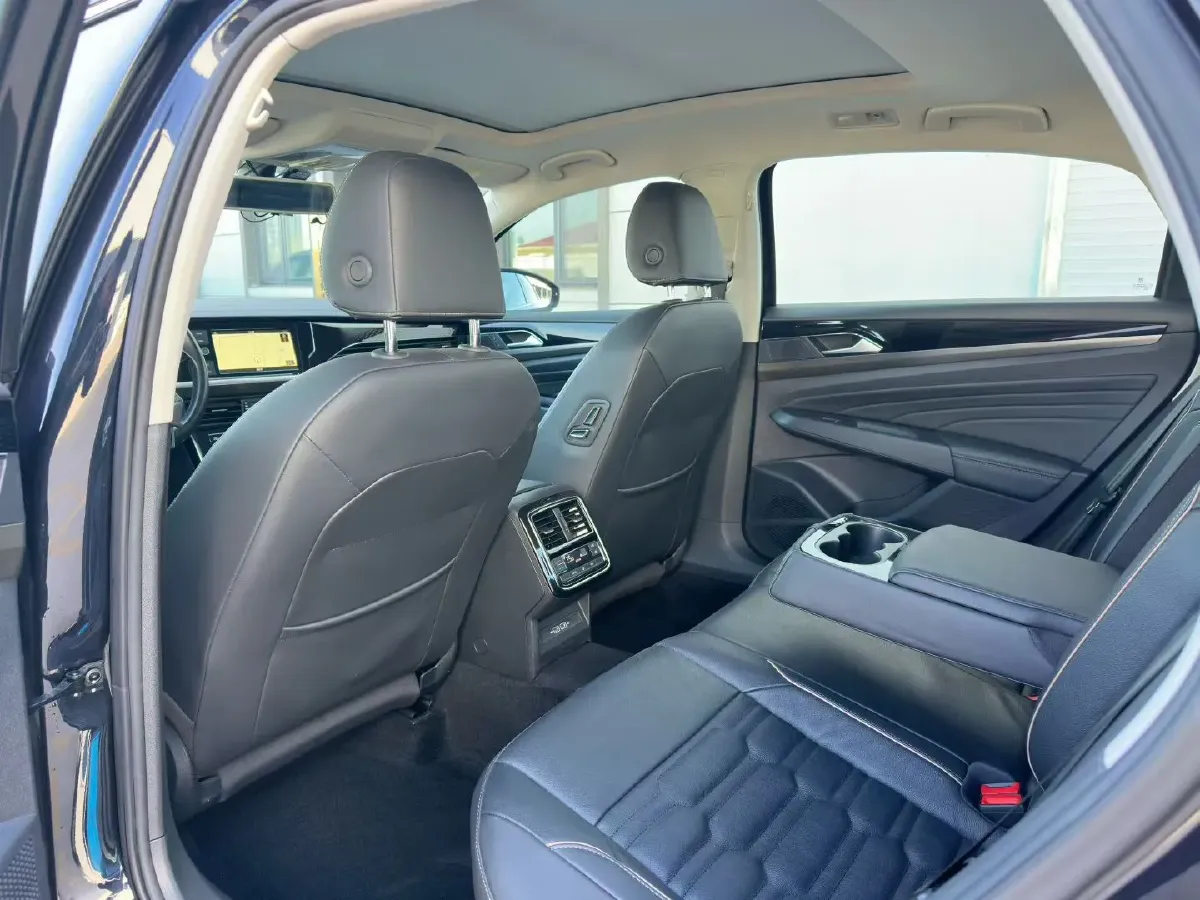 2019 Skoda Kodiak 2.0T 186HP L4 7DCT,autocango,china used car exporter,china ev exporter,chinese used car exporter,chinese used ev exporter