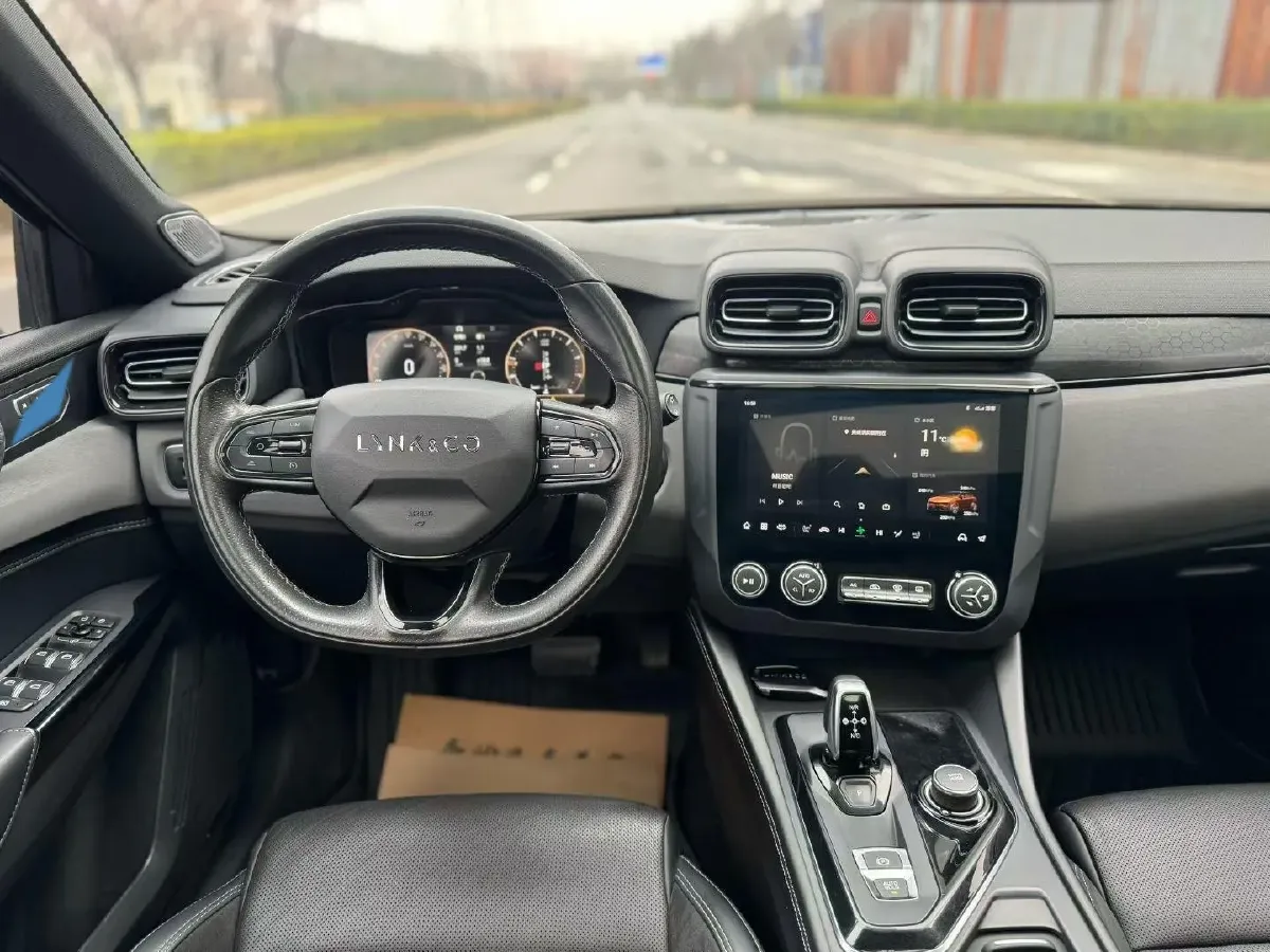 2022 LYNK&CO 02 Hatchback 2.0T 190HP L4 7DCT,autocango,china used car exporter,china ev exporter,chinese used car exporter,chinese used ev exporter