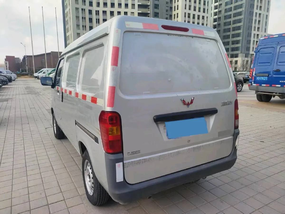 2020 WuLing ZhiGuang 1.2L 76HP L4 5MT,autocango,china used car exporter,china ev exporter,chinese used car exporter,chinese used ev exporter