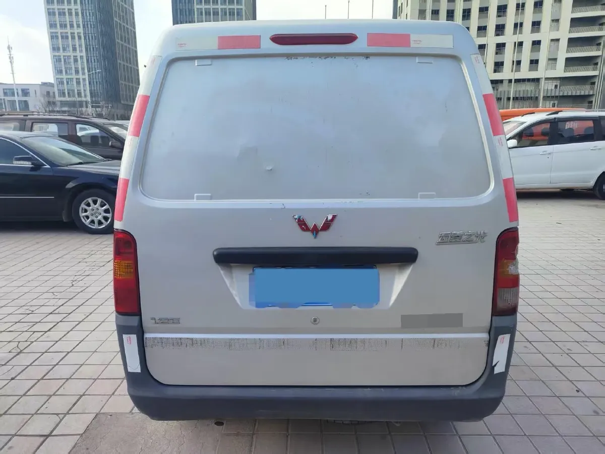 2020 WuLing ZhiGuang 1.2L 76HP L4 5MT,autocango,china used car exporter,china ev exporter,chinese used car exporter,chinese used ev exporter