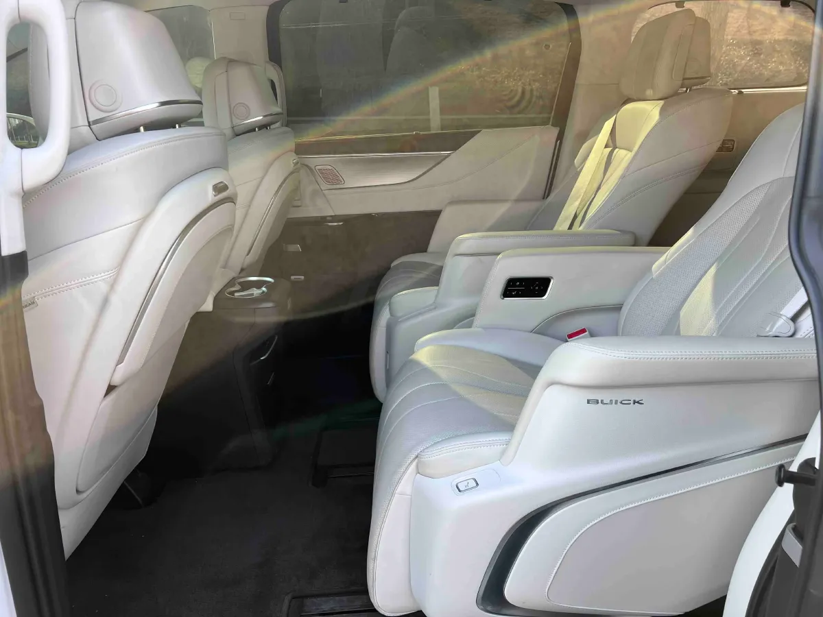 2024 Buick GL8 1.5T 180HP L4 2DHT PHEV 24.4KWH,autocango,china used car exporter,china ev exporter,chinese used car exporter,chinese used ev exporter