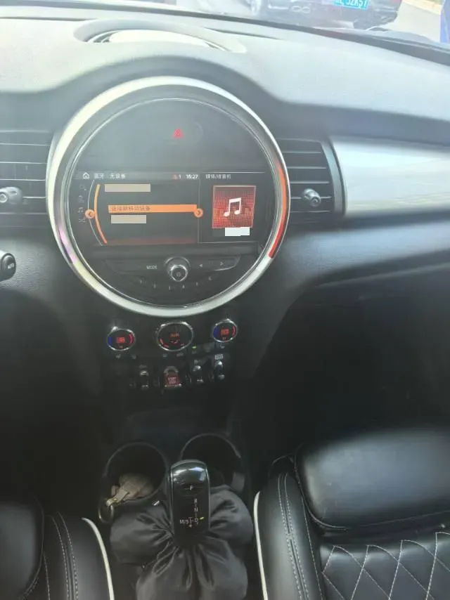 2020 MINI MINI 1.5T 136HP L3 7DCT,autocango,china used car exporter,china ev exporter,chinese used car exporter,chinese used ev exporter