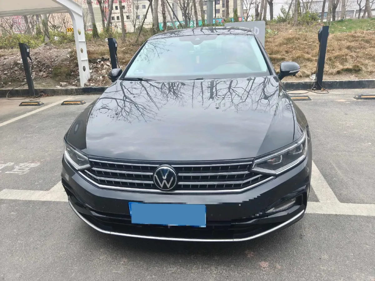2023 Volkswagen Magotan 2.0T 186HP L4 7DCT,autocango,china used car exporter,china ev exporter,chinese used car exporter,chinese used ev exporter