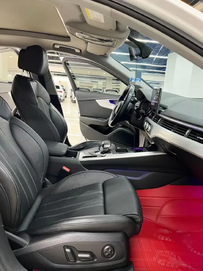 2022 Audi A4L 2.0T 190HP L4 7DCT,autocango,china used car exporter,china ev exporter,chinese used car exporter,chinese used ev exporter