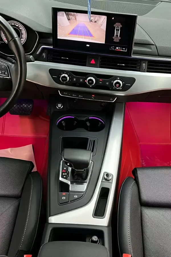 2022 Audi A4L 2.0T 190HP L4 7DCT,autocango,china used car exporter,china ev exporter,chinese used car exporter,chinese used ev exporter