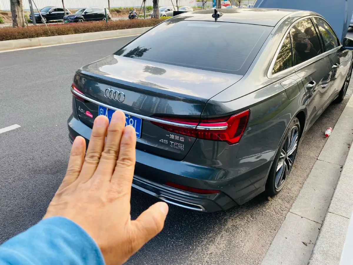 2019 Mercedes-Benz GLC Class 2.0T 245HP L4 9AT,autocango,china used car exporter,china ev exporter,chinese used car exporter,chinese used ev exporter