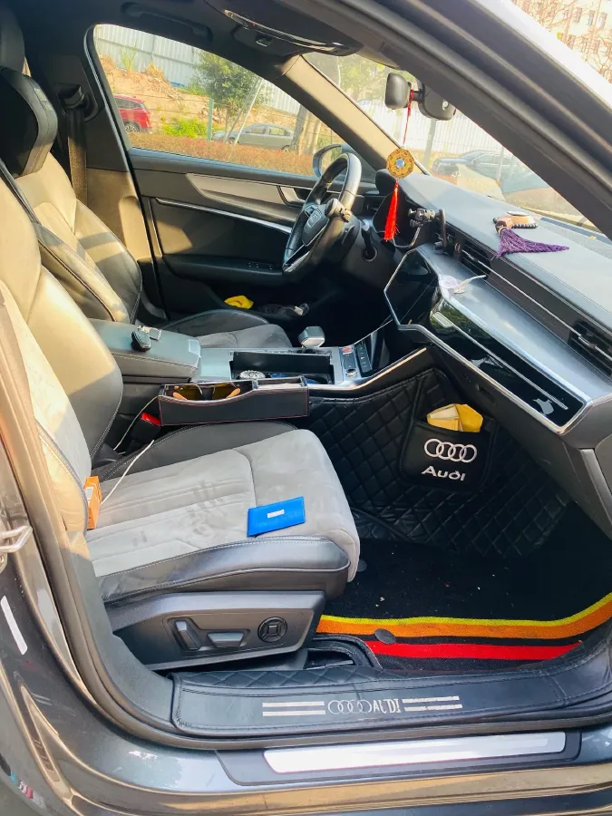 2019 Mercedes-Benz GLC Class 2.0T 245HP L4 9AT,autocango,china used car exporter,china ev exporter,chinese used car exporter,chinese used ev exporter