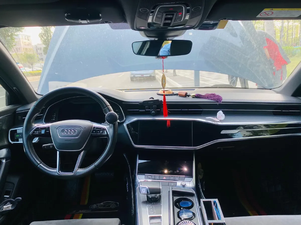 2019 Mercedes-Benz GLC Class 2.0T 245HP L4 9AT,autocango,china used car exporter,china ev exporter,chinese used car exporter,chinese used ev exporter