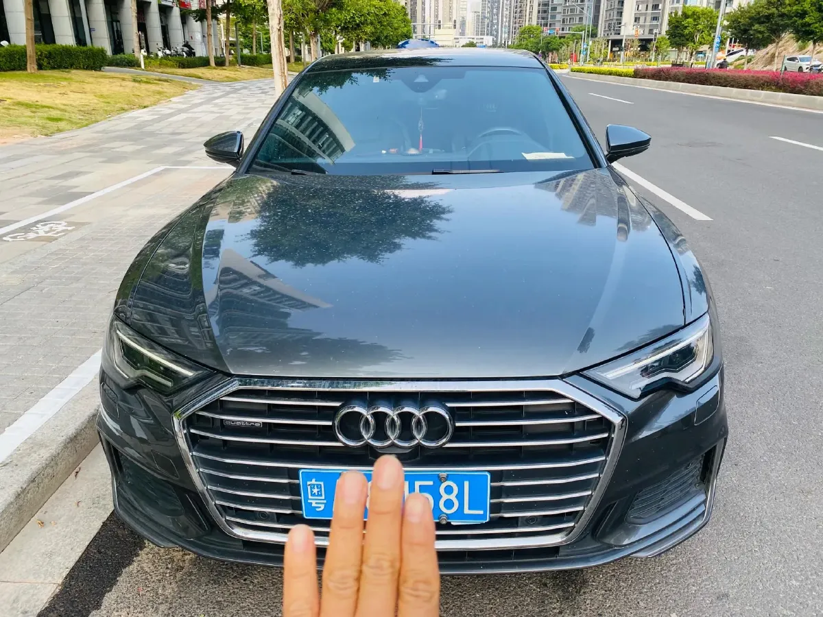 2019 Mercedes-Benz GLC Class 2.0T 245HP L4 9AT,autocango,china used car exporter,china ev exporter,chinese used car exporter,chinese used ev exporter