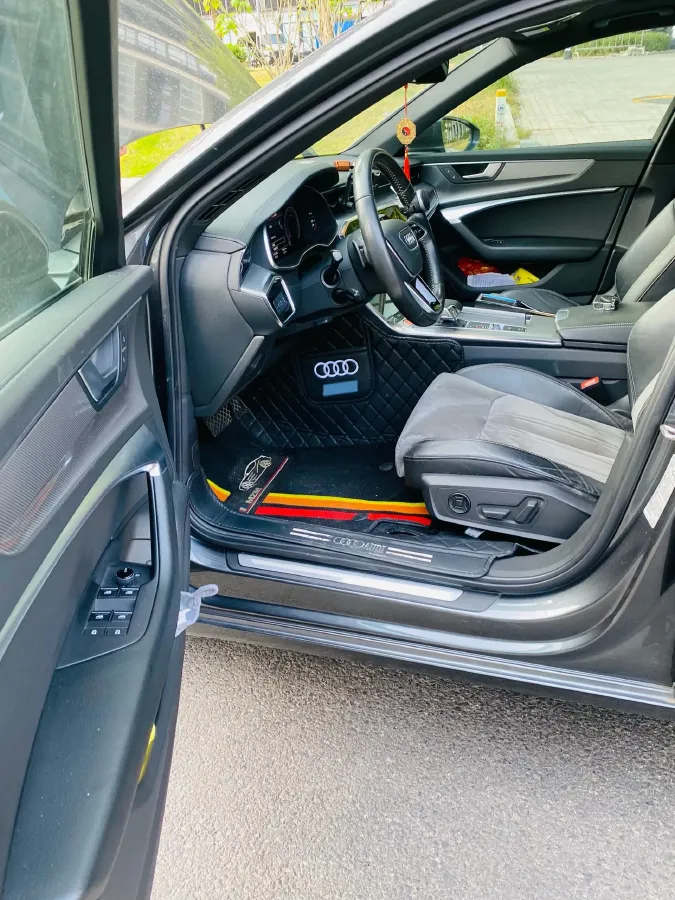 2019 Mercedes-Benz GLC Class 2.0T 245HP L4 9AT,autocango,china used car exporter,china ev exporter,chinese used car exporter,chinese used ev exporter