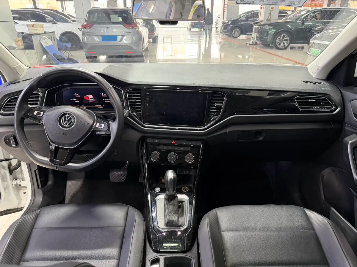2022 Volkswagen T-Roc 1.4T 150HP L4 7DCT,autocango,china used car exporter,china ev exporter,chinese used car exporter,chinese used ev exporter