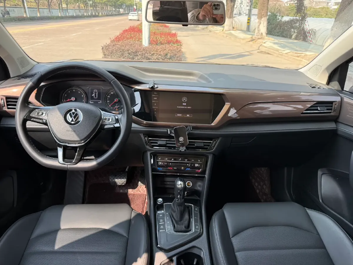 2021 Volkswagen Tharu 1.4T 150HP L4 7DCT,autocango,china used car exporter,china ev exporter,chinese used car exporter,chinese used ev exporter