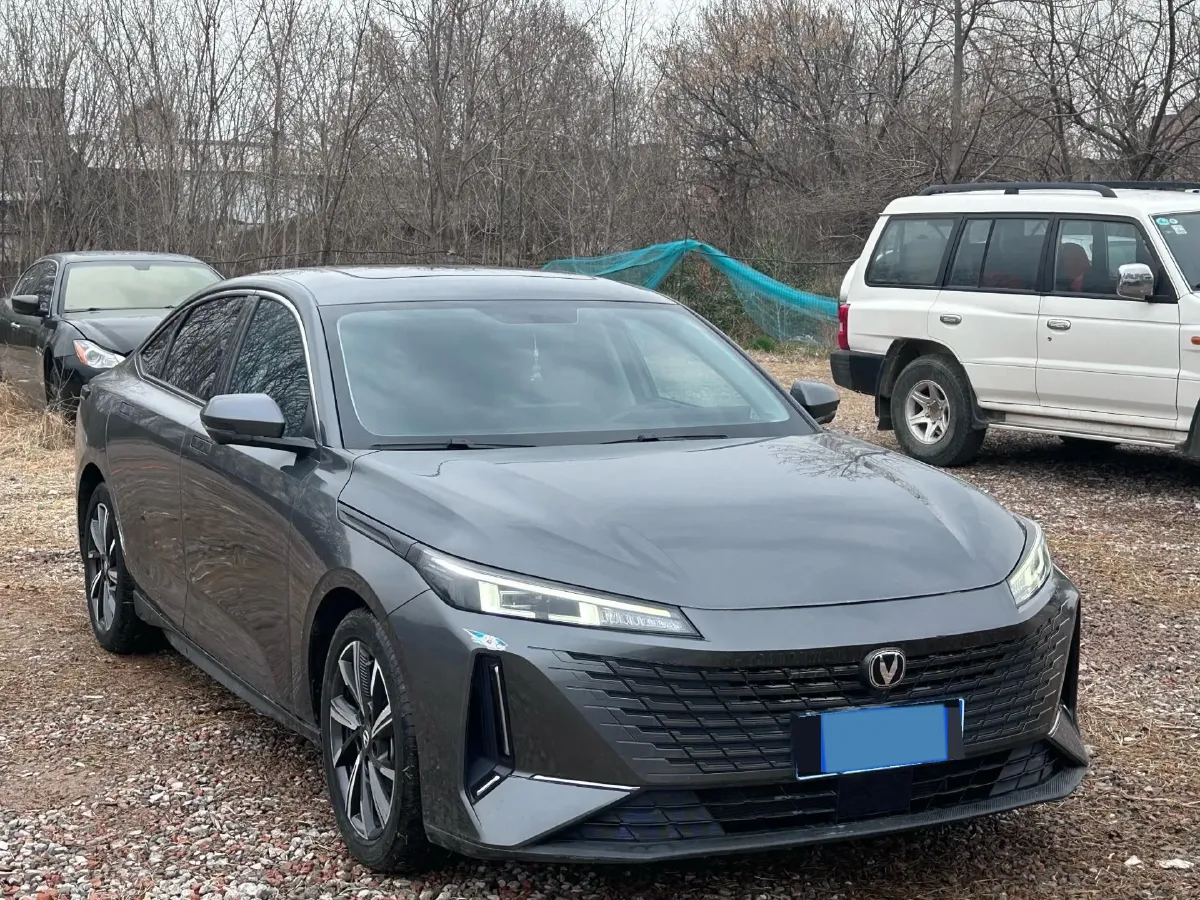 2023 ChangAn Lamore 1.5T 170HP L4 7DCT,autocango,china used car exporter,china ev exporter,chinese used car exporter,chinese used ev exporter