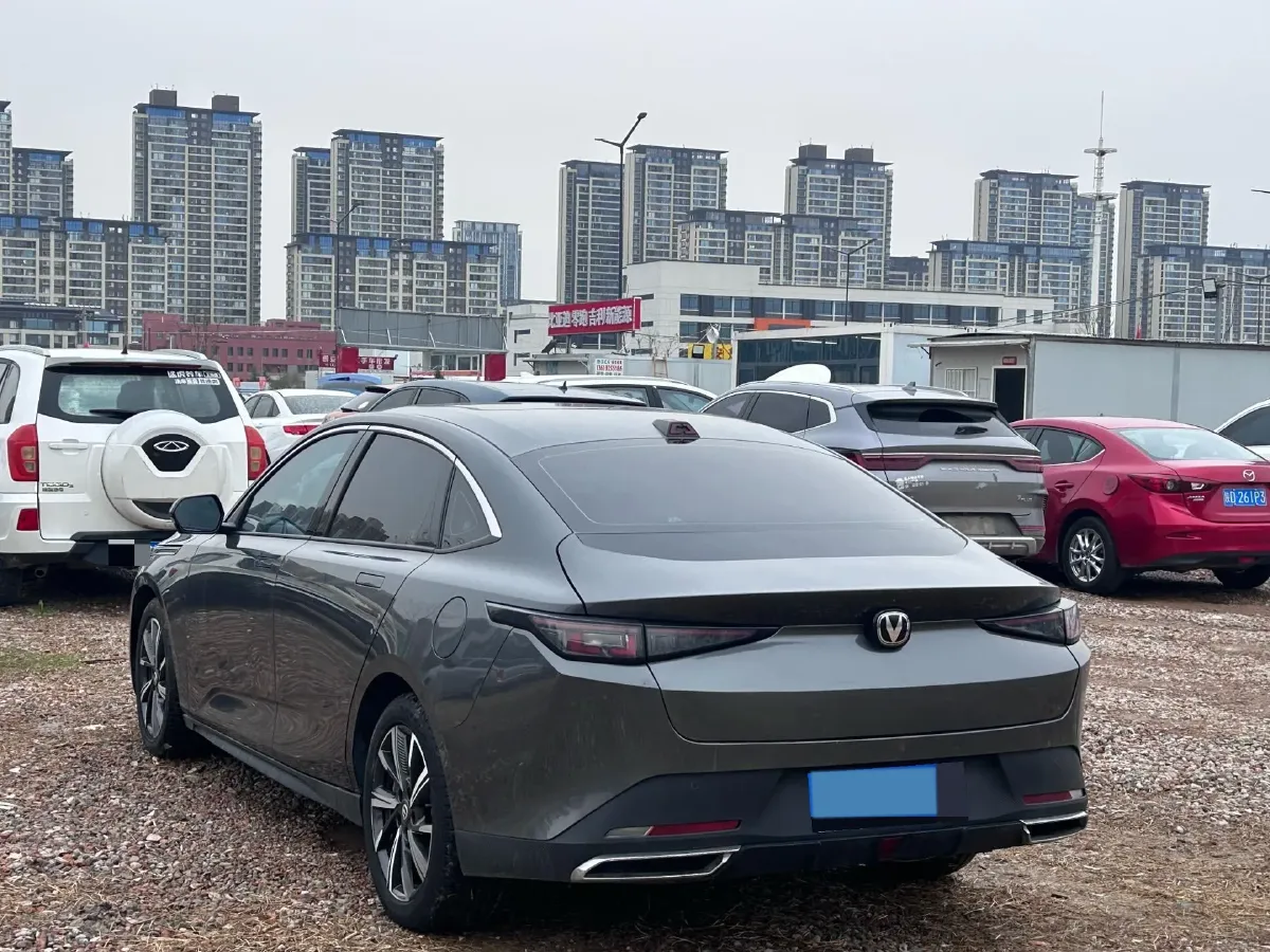 2023 ChangAn Lamore 1.5T 170HP L4 7DCT,autocango,china used car exporter,china ev exporter,chinese used car exporter,chinese used ev exporter
