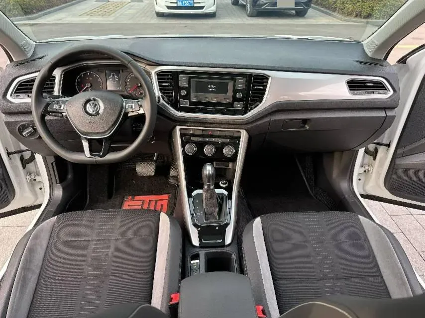 2018 Mitsubishi Eclipse Cross 1.5T 170HP L4 CVT,autocango,china used car exporter,china ev exporter,chinese used car exporter,chinese used ev exporter