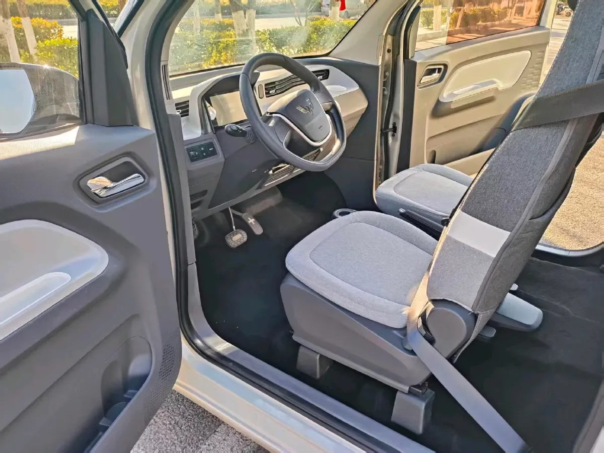 2022 WuLing HongGuang MINI EV BEV 9KWH,autocango,china used car exporter,china ev exporter,chinese used car exporter,chinese used ev exporter