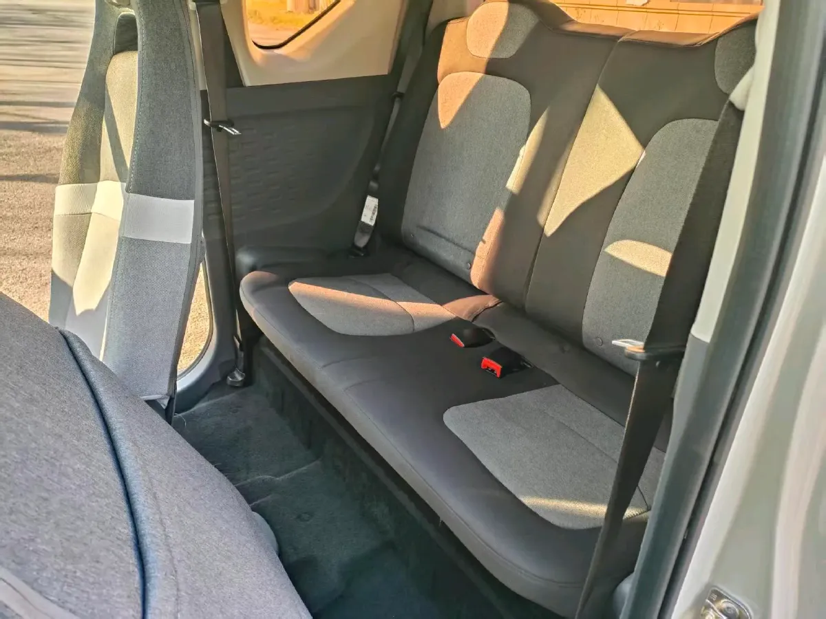 2022 WuLing HongGuang MINI EV BEV 9KWH,autocango,china used car exporter,china ev exporter,chinese used car exporter,chinese used ev exporter