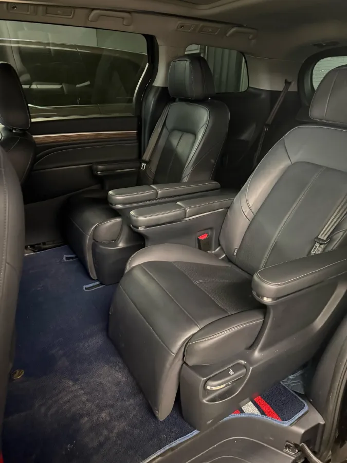 2021 GAC Trumpchi M8 2.0T 252HP L4 8AT,autocango,china used car exporter,china ev exporter,chinese used car exporter,chinese used ev exporter