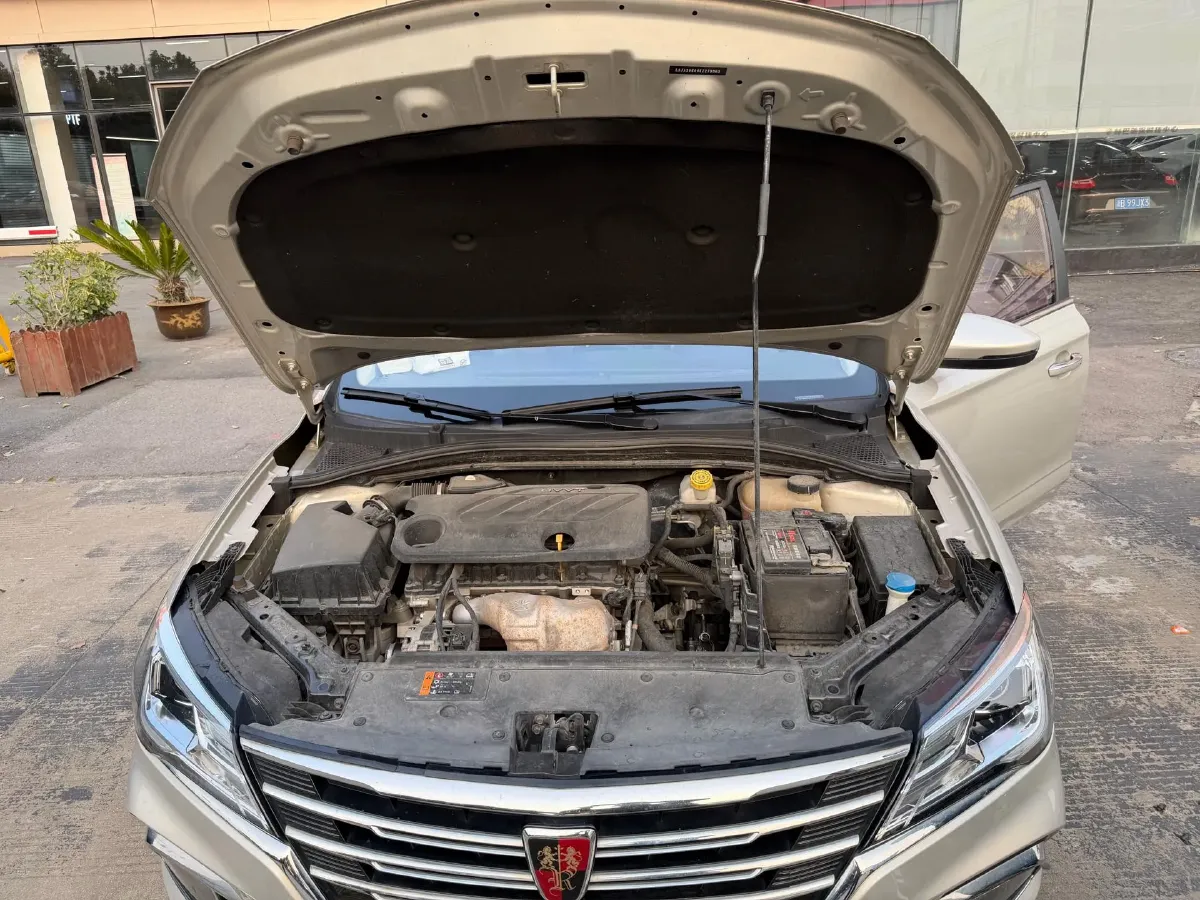 2019 Roewe i5 1.5L 120HP L4 5MT,autocango,china used car exporter,china ev exporter,chinese used car exporter,chinese used ev exporter