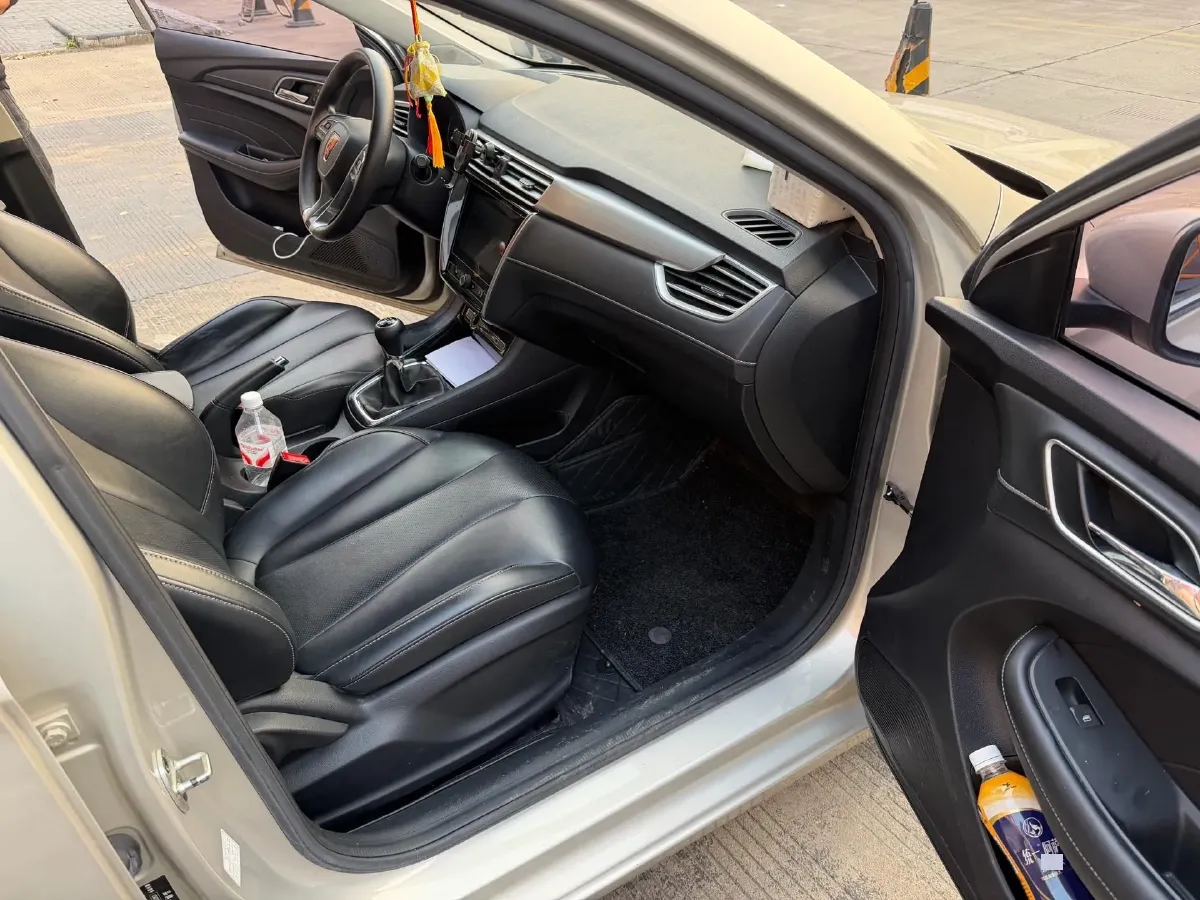 2019 Roewe i5 1.5L 120HP L4 5MT,autocango,china used car exporter,china ev exporter,chinese used car exporter,chinese used ev exporter