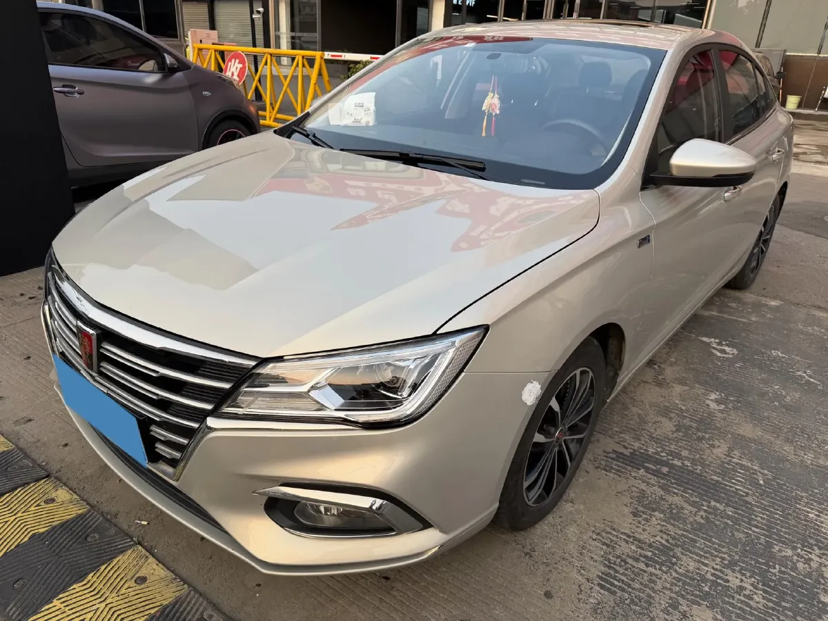 2019 Roewe i5 1.5L 120HP L4 5MT,autocango,china used car exporter,china ev exporter,chinese used car exporter,chinese used ev exporter